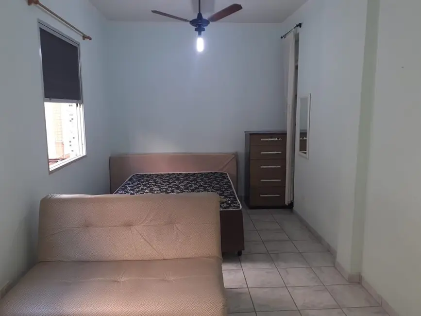 Foto 1 de Kitnet à venda, 25m2 em Praia Grande - SP