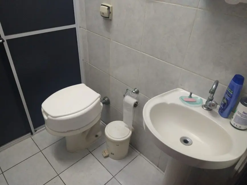 Casa com 3 quartos para alugar, 125m2 em Sítio do Campo, Praia Grande - SP - imagem 4 Foto 4 de Casa com 3 quartos para alugar, 125m2 em Sítio do Campo, Praia Grande - SP