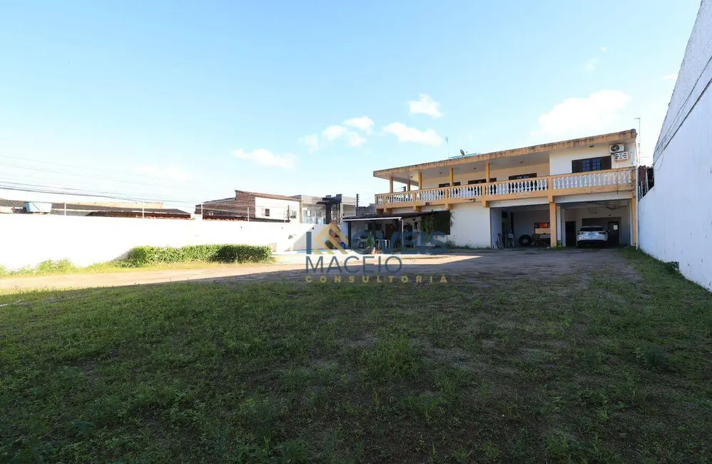 Casa com 3 quartos para alugar, 300m2 em Santos Dumont, Maceio - AL - imagem 3 Foto 3 de Casa com 3 quartos para alugar, 300m2 em Santos Dumont, Maceio - AL