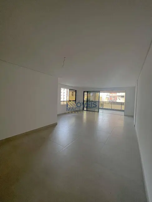 Apartamento com 4 quartos à venda, 200m2 em Ponta Verde, Maceio - AL - imagem 3 Foto 3 de Apartamento com 4 quartos à venda, 200m2 em Ponta Verde, Maceio - AL