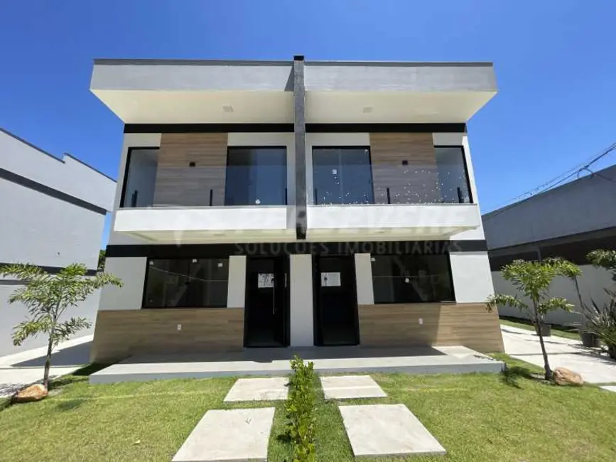 Foto 2 de Casa com 2 quartos à venda, 79m2 em Marica - RJ