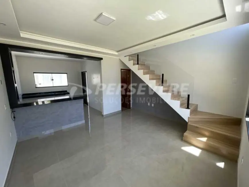 Foto 4 de Casa com 2 quartos à venda, 79m2 em Marica - RJ