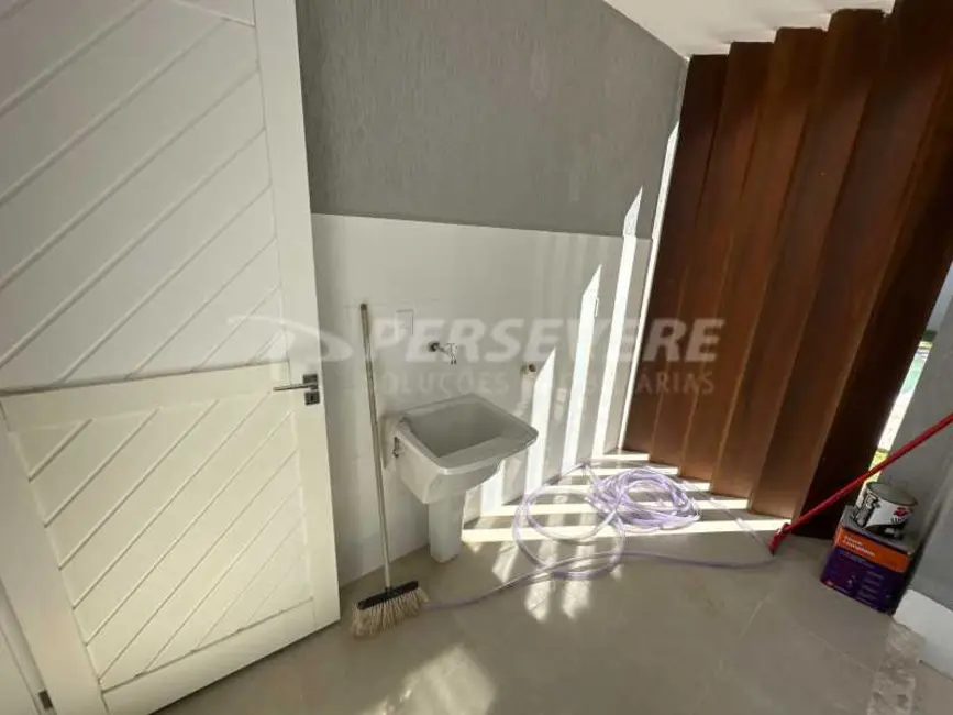 Foto 8 de Casa de Condomínio com 3 quartos à venda, 164m2 em Marica - RJ