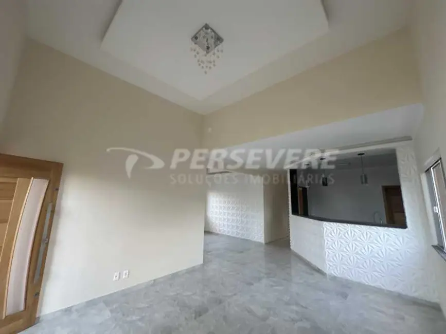 Foto 2 de Casa com 3 quartos à venda, 147m2 em Marica - RJ