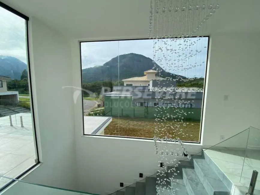 Casa de Condomínio com 5 quartos à venda, 272m2 em Marica - RJ - imagem 9 Foto 9 de Casa de Condomínio com 5 quartos à venda, 272m2 em Marica - RJ