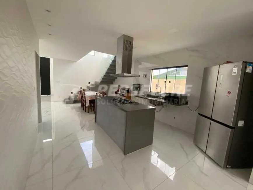 Casa de Condomínio com 5 quartos à venda, 272m2 em Marica - RJ - imagem 5 Foto 5 de Casa de Condomínio com 5 quartos à venda, 272m2 em Marica - RJ