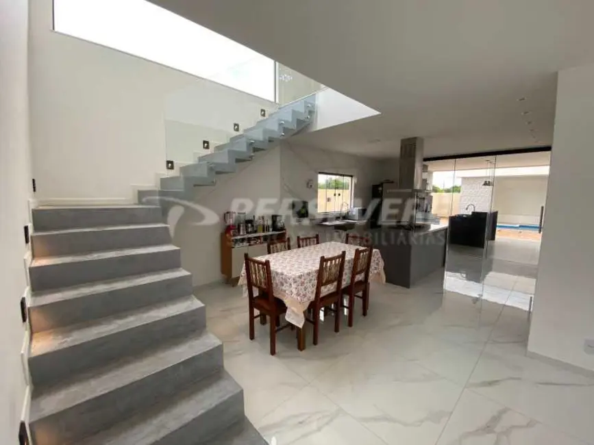 Casa de Condomínio com 5 quartos à venda, 272m2 em Marica - RJ - imagem 4 Foto 4 de Casa de Condomínio com 5 quartos à venda, 272m2 em Marica - RJ