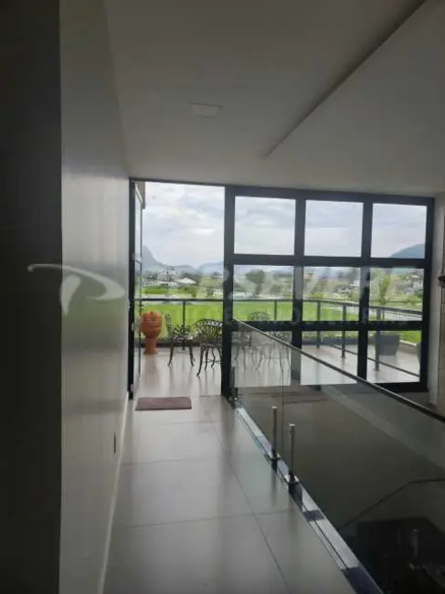 Foto 4 de Casa de Condomínio à venda em Marica - RJ