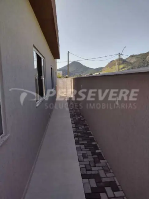 Foto 2 de Casa de Condomínio com 3 quartos à venda em Marica - RJ