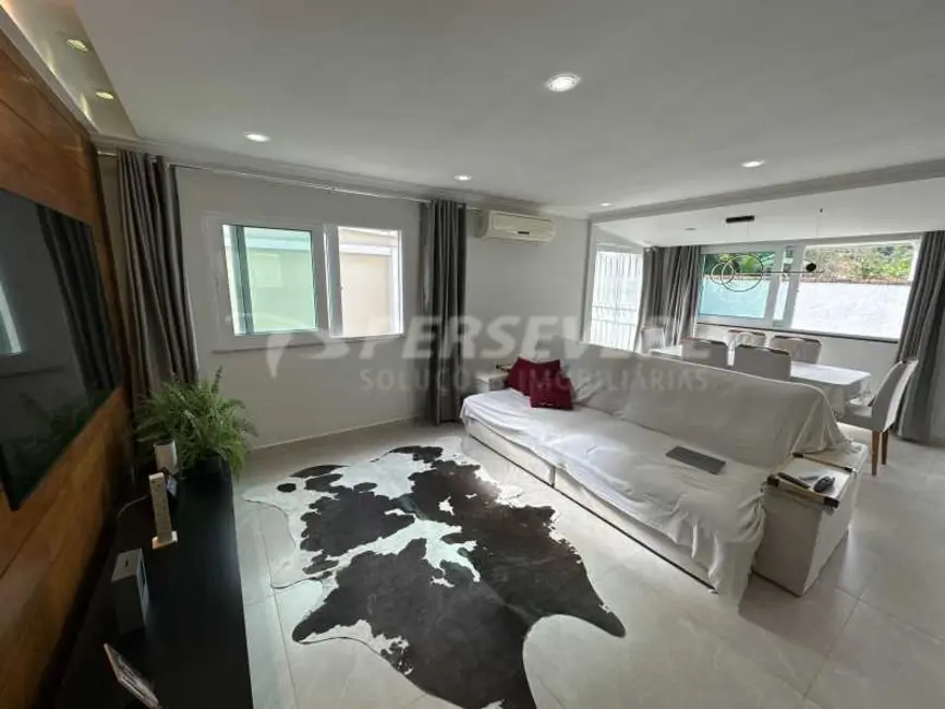 Foto 6 de Casa com 4 quartos à venda, 168m2 em Marica - RJ