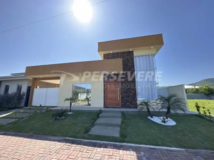 Foto 2 de Casa de Condomínio com 3 quartos à venda, 191m2 em Marica - RJ