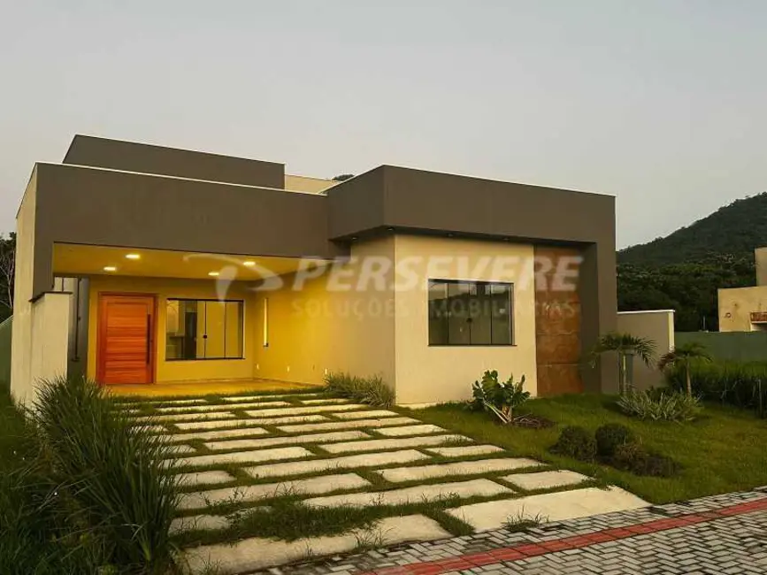 Casa de Condomínio com 3 quartos à venda, 155m2 em Marica - RJ - imagem 3 Foto 3 de Casa de Condomínio com 3 quartos à venda, 155m2 em Marica - RJ