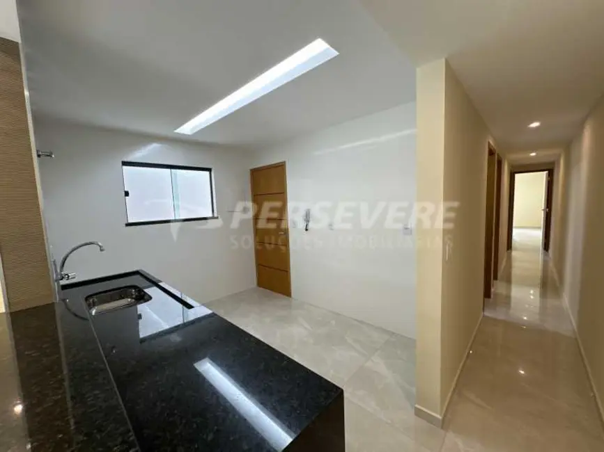 Foto 7 de Casa com 3 quartos à venda, 120m2 em Marica - RJ