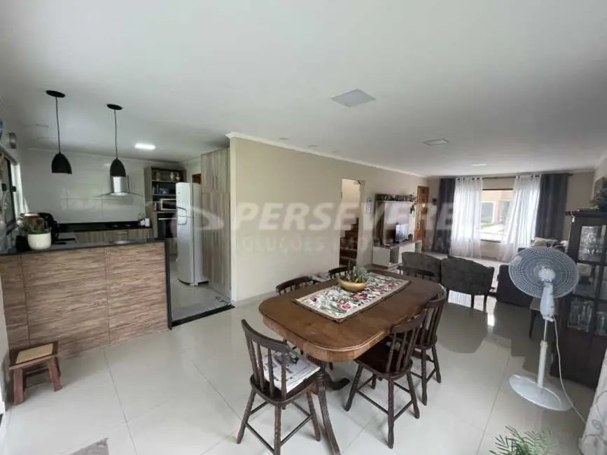 Foto 7 de Casa de Condomínio com 3 quartos à venda, 150m2 em Marica - RJ