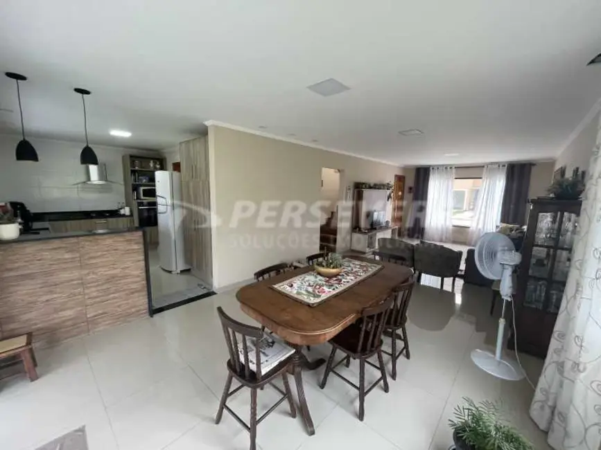 Foto 6 de Casa de Condomínio com 3 quartos à venda, 150m2 em Marica - RJ