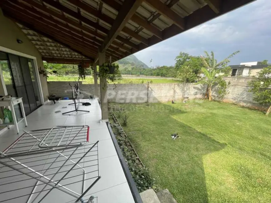 Foto 3 de Casa de Condomínio com 3 quartos à venda, 150m2 em Marica - RJ