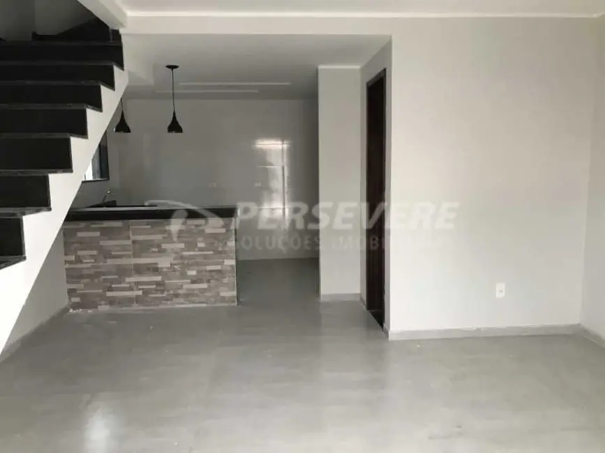 Foto 2 de Casa com 2 quartos à venda em Marica - RJ