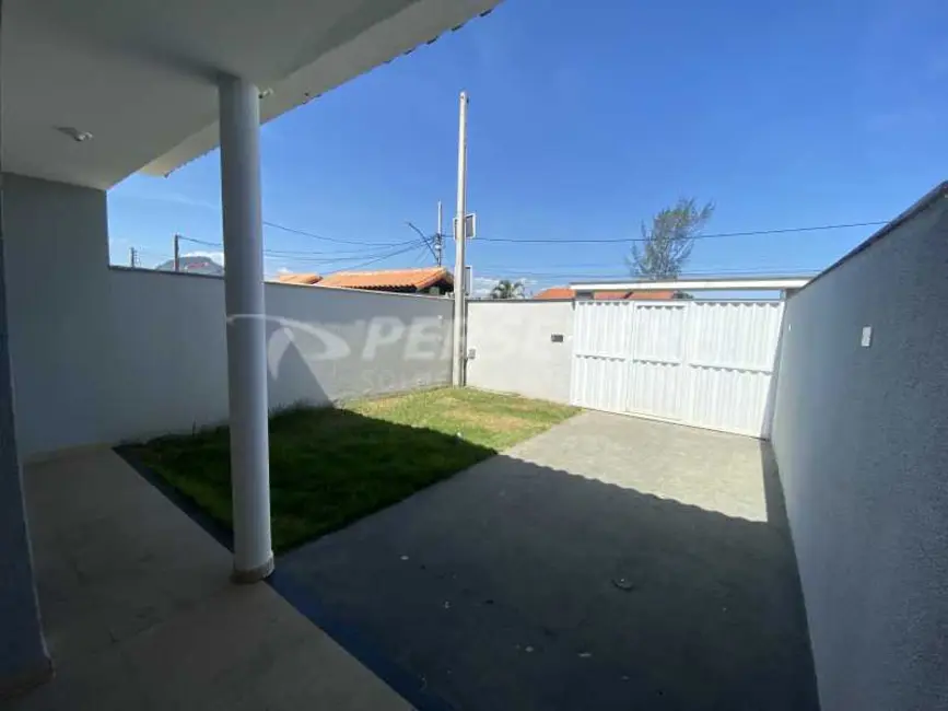 Foto 2 de Casa com 3 quartos à venda, 103m2 em Marica - RJ
