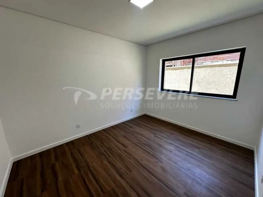 Foto 9 de Casa de Condomínio com 4 quartos à venda, 310m2 em Marica - RJ