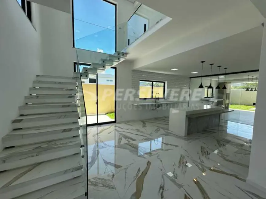 Foto 6 de Casa de Condomínio com 4 quartos à venda, 310m2 em Marica - RJ