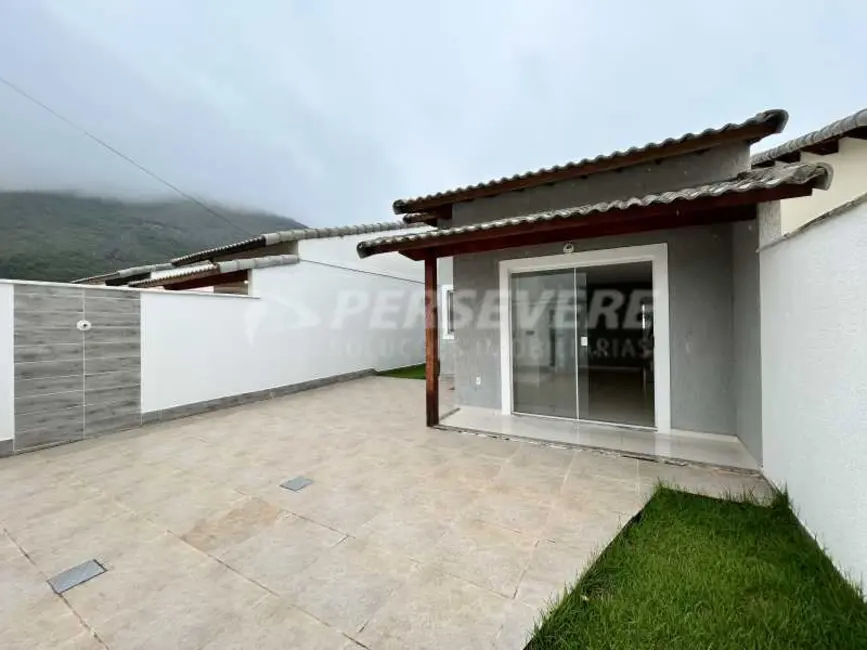 Foto 2 de Casa com 2 quartos à venda, 69m2 em Marica - RJ