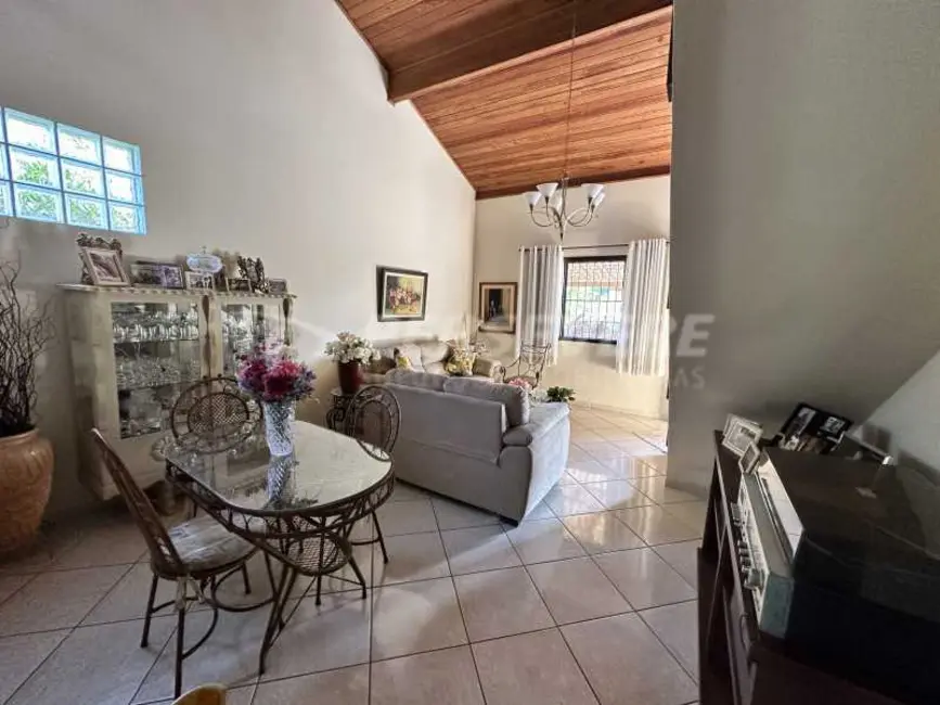 Foto 3 de Casa com 2 quartos à venda em Marica - RJ