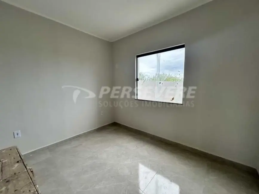 Foto 4 de Casa com 2 quartos à venda, 70m2 em Marica - RJ