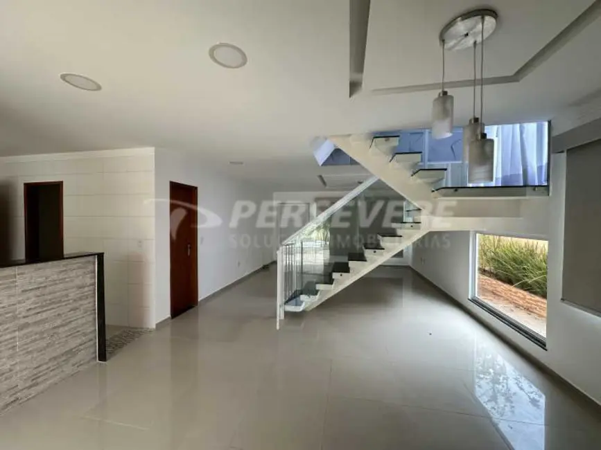 Foto 2 de Casa de Condomínio com 5 quartos à venda, 240m2 em Marica - RJ