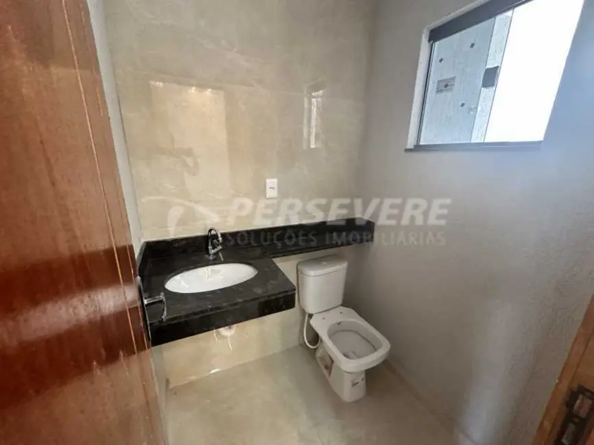 Foto 6 de Casa com 2 quartos à venda, 80m2 em Marica - RJ