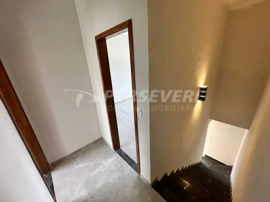 Foto 9 de Casa com 2 quartos à venda, 80m2 em Marica - RJ