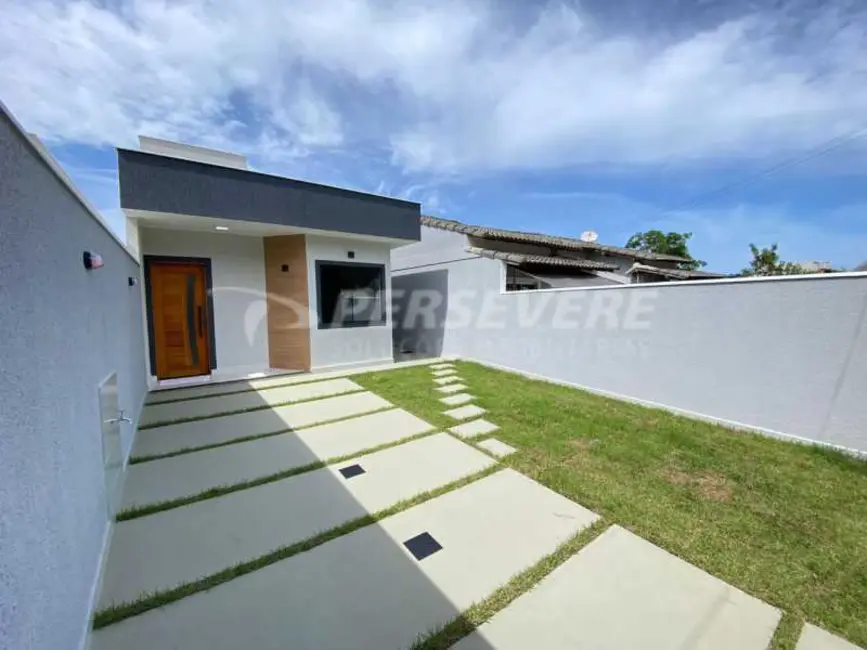 Foto 2 de Casa com 2 quartos à venda, 73m2 em Marica - RJ