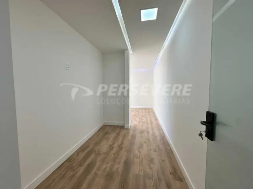 Foto 9 de Casa de Condomínio com 3 quartos à venda, 198m2 em Marica - RJ