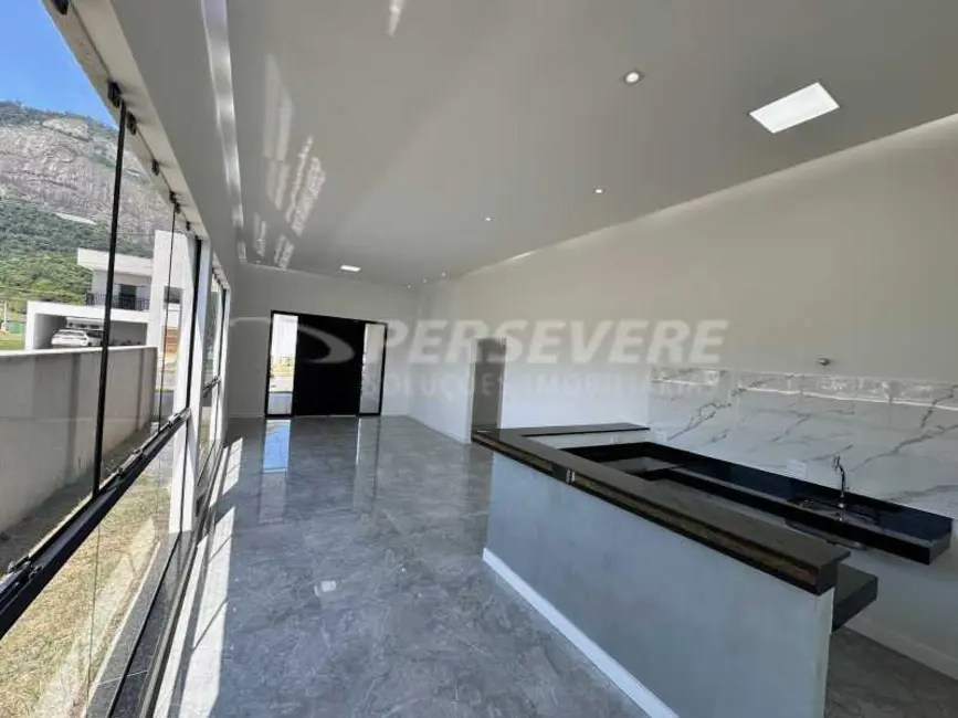 Foto 3 de Casa de Condomínio com 3 quartos à venda, 198m2 em Marica - RJ