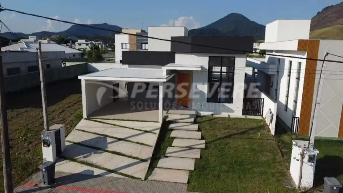 Foto 1 de Casa de Condomínio com 3 quartos à venda, 175m2 em Marica - RJ