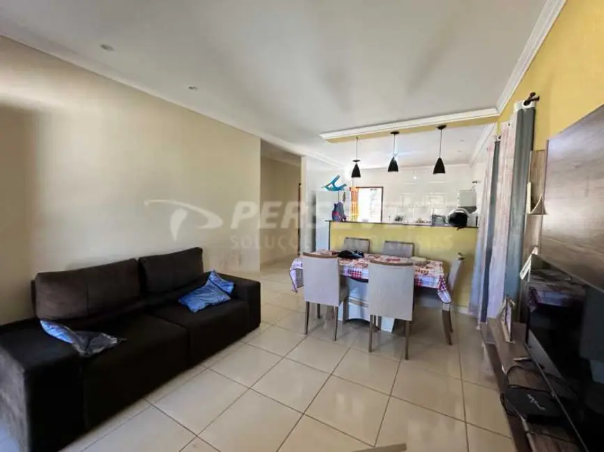 Foto 2 de Casa com 4 quartos à venda, 216m2 em Marica - RJ