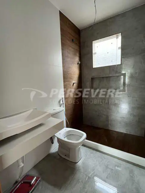 Foto 6 de Casa com 3 quartos à venda, 103m2 em Marica - RJ