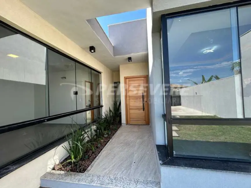 Foto 3 de Casa com 3 quartos à venda, 99m2 em Marica - RJ