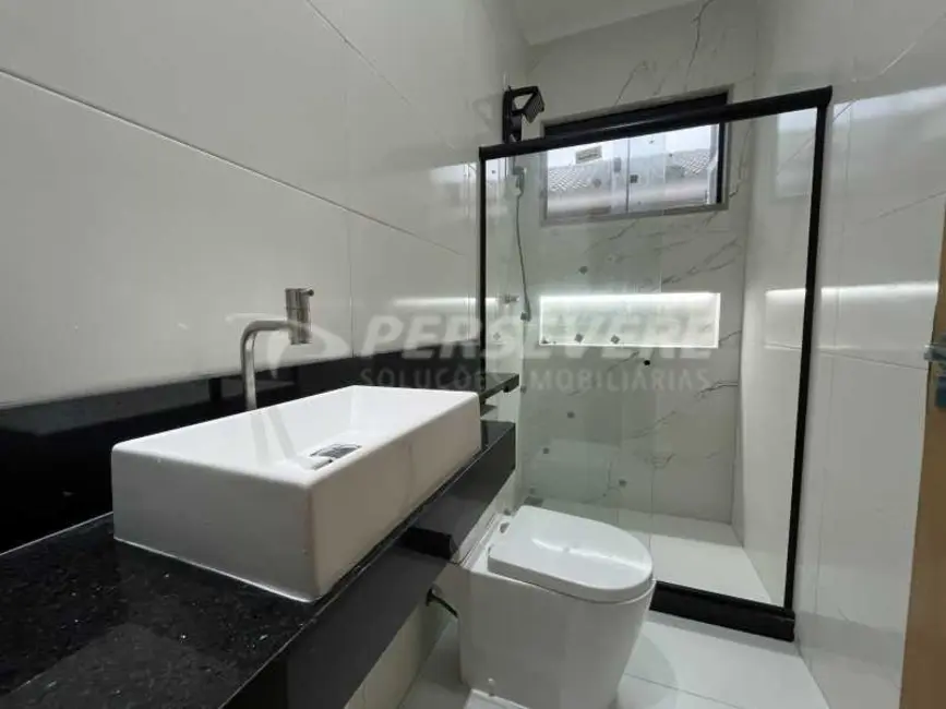 Foto 8 de Casa de Condomínio com 3 quartos à venda, 112m2 em Marica - RJ