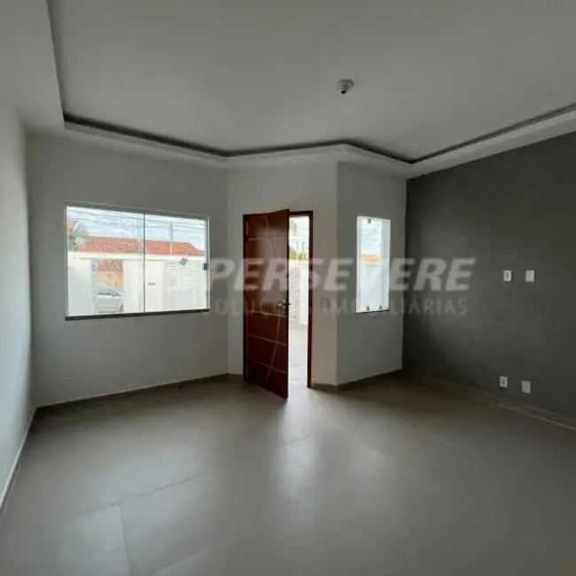 Foto 2 de Casa com 2 quartos à venda, 75m2 em Marica - RJ