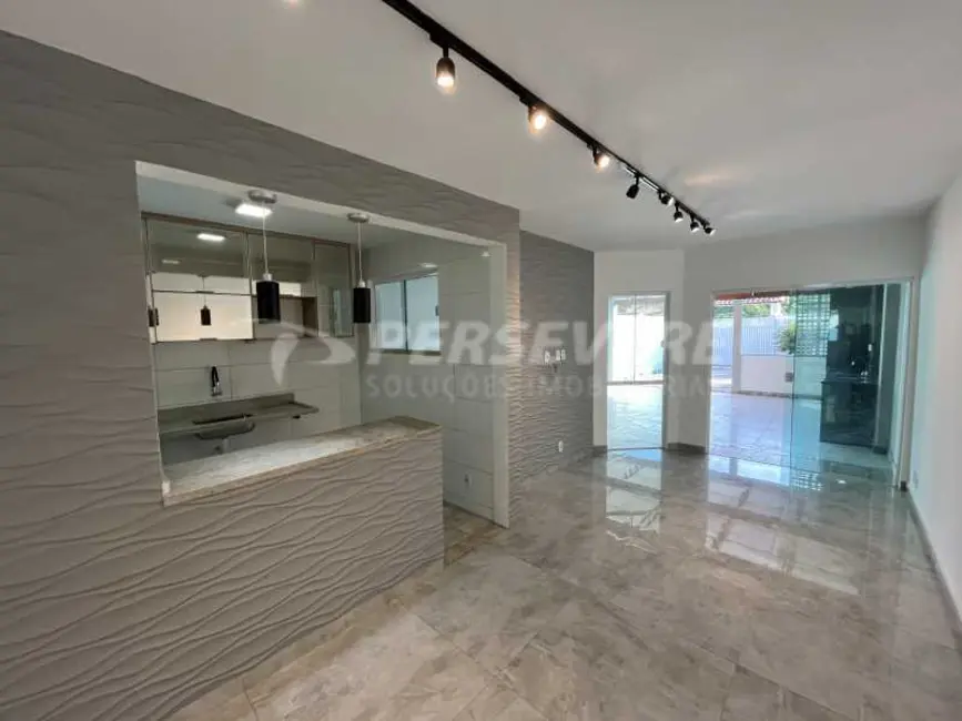 Foto 6 de Casa com 2 quartos à venda, 124m2 em Marica - RJ