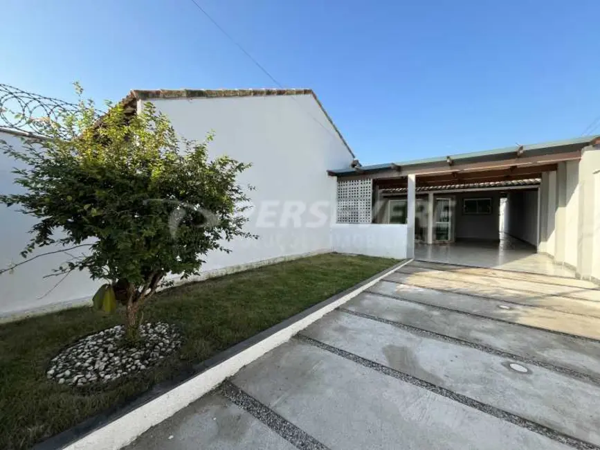 Foto 2 de Casa com 2 quartos à venda, 124m2 em Marica - RJ