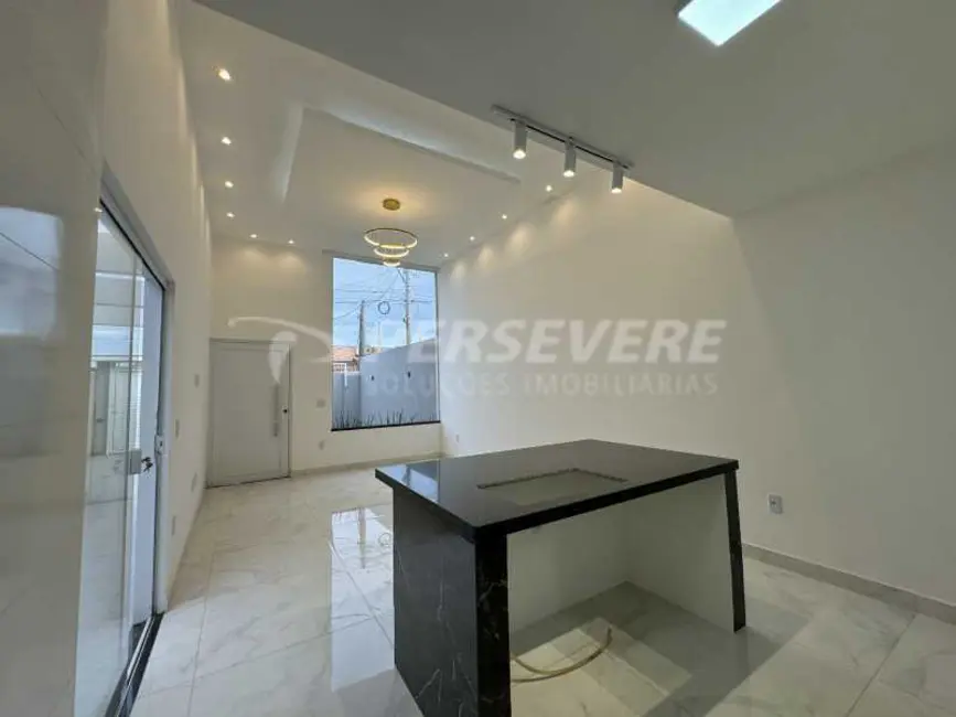 Foto 2 de Casa com 3 quartos à venda, 195m2 em Marica - RJ