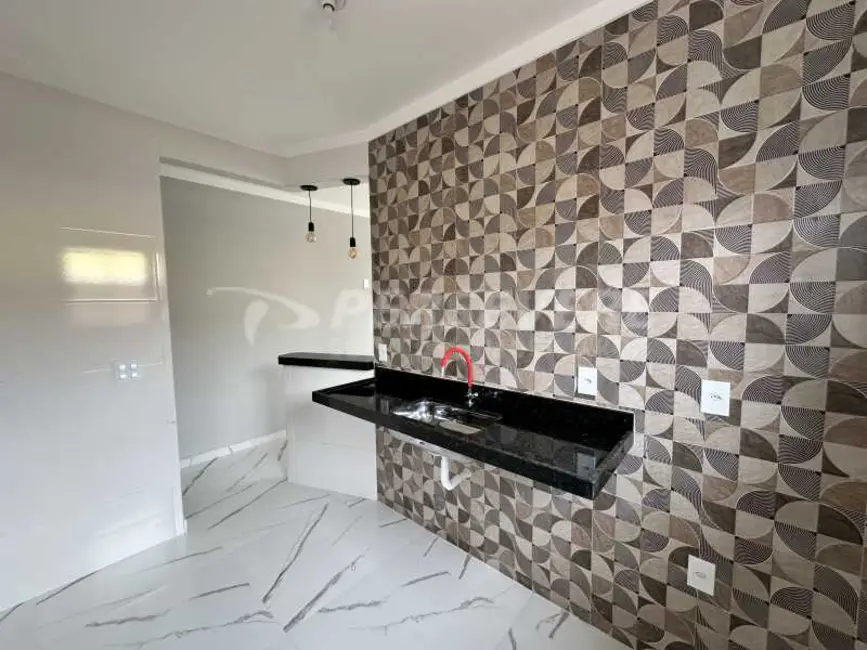 Foto 4 de Casa com 2 quartos à venda, 182m2 em Marica - RJ