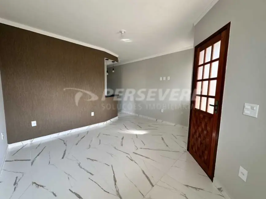 Foto 2 de Casa com 2 quartos à venda, 182m2 em Marica - RJ