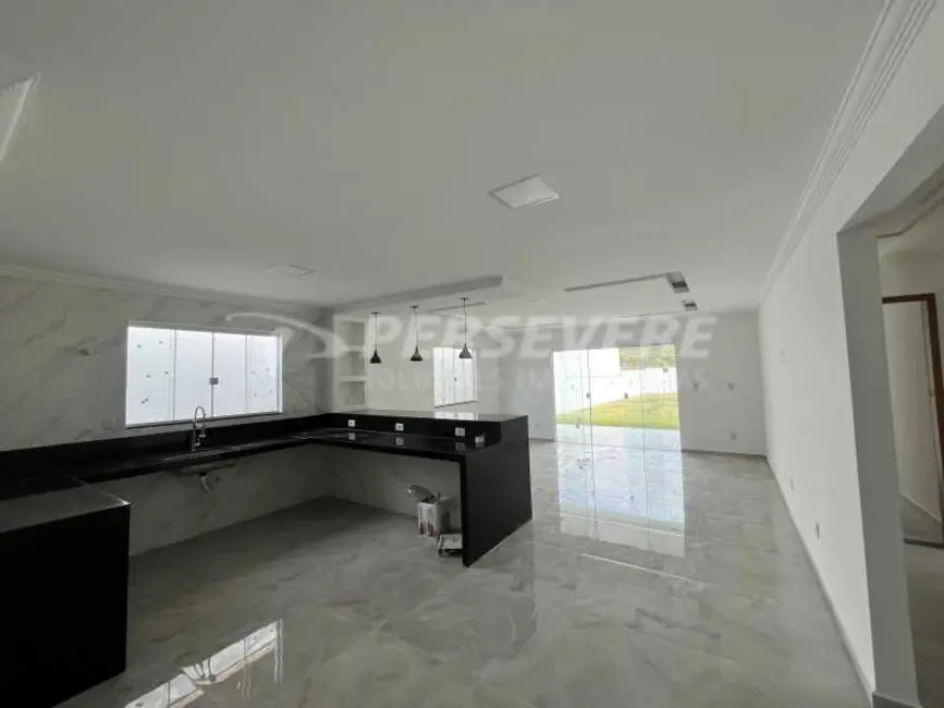 Foto 3 de Casa com 3 quartos à venda, 170m2 em Marica - RJ