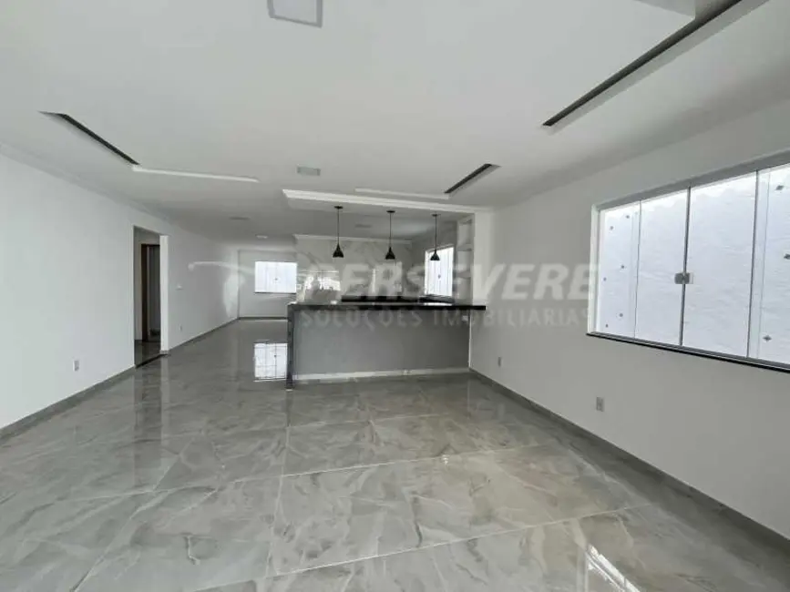 Foto 4 de Casa com 3 quartos à venda, 170m2 em Marica - RJ