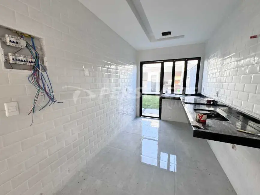 Foto 6 de Casa com 3 quartos à venda, 94m2 em Marica - RJ
