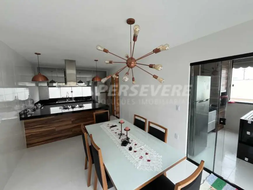 Casa de Condomínio com 4 quartos à venda, 231m2 em Marica - RJ - imagem 4 Foto 4 de Casa de Condomínio com 4 quartos à venda, 231m2 em Marica - RJ