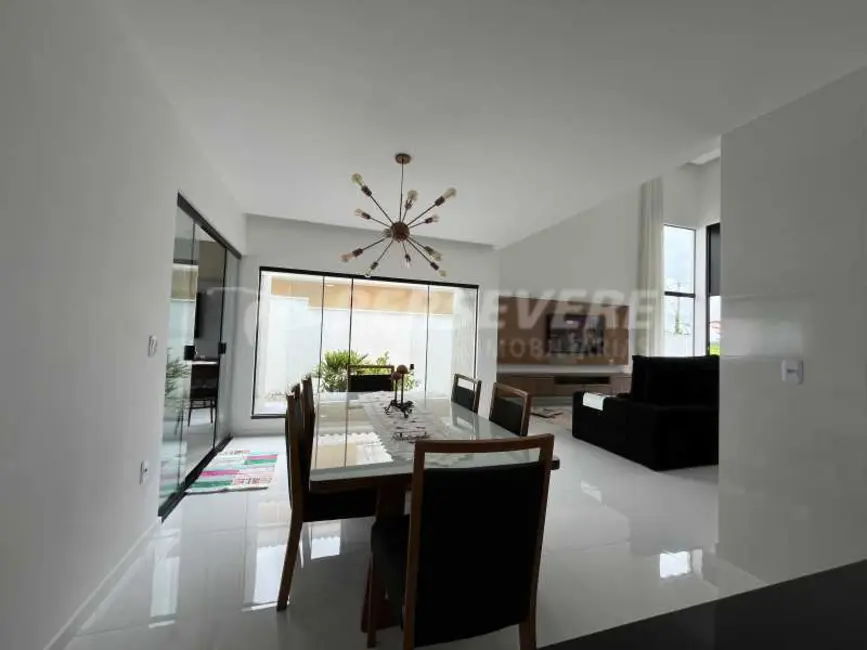 Casa de Condomínio com 4 quartos à venda, 231m2 em Marica - RJ - imagem 3 Foto 3 de Casa de Condomínio com 4 quartos à venda, 231m2 em Marica - RJ