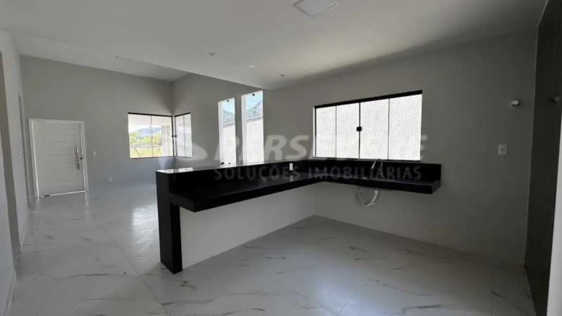 Foto 3 de Casa de Condomínio com 3 quartos à venda, 120m2 em Marica - RJ